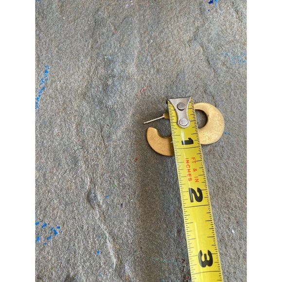 Vintage Hoop Earrings Hoops Brass Chunky Gold Tone Flat Half - Picture 3 of 3